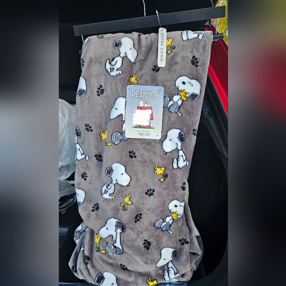 Peanuts Snoopy Blanket Pet Throw - NWT